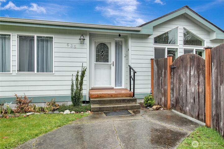 Property Photo:  635  Mountain Loop Hwy  WA 98241 