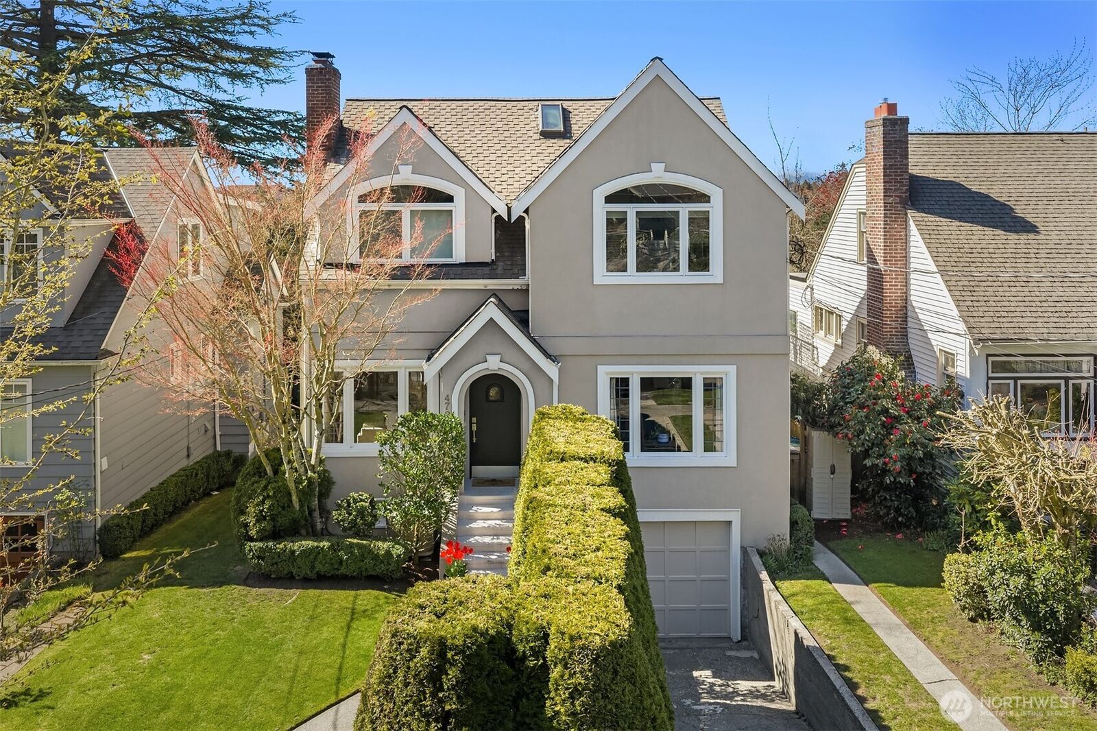 Property Photo:  4721  45th Avenue NE  WA 98105 