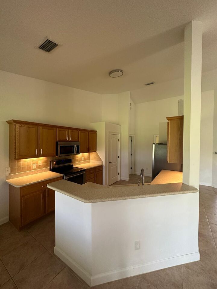 Property Photo:  1074 SW Sultan Drive  FL 34953 