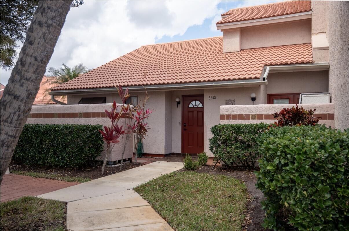 Property Photo:  3510 SE Sandpiper Court  FL 34952 