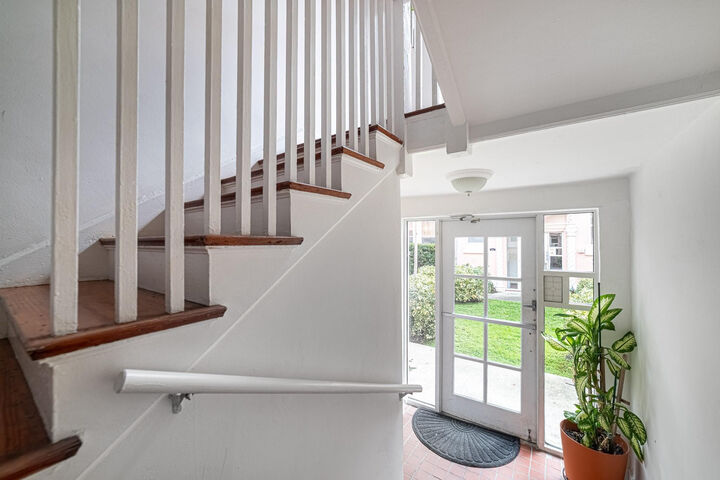 Property Photo:  758 Meridian Avenue 8  FL 33139 
