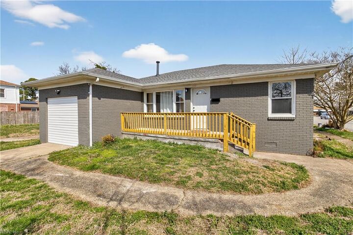 Property Photo:  600 Phillips Ave  VA 23707 