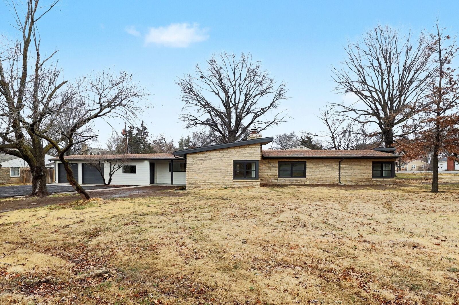 Property Photo: 12 E Sequoia Dr KS 67206