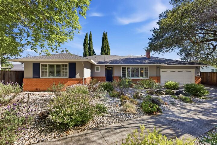 Property Photo:  323 Myrtle Street  CA 94062 