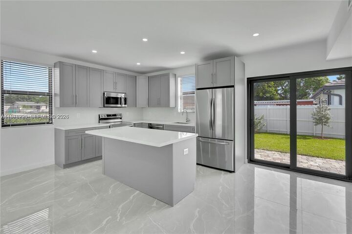 Property Photo: 18455 SW 117th Ave FL 33157