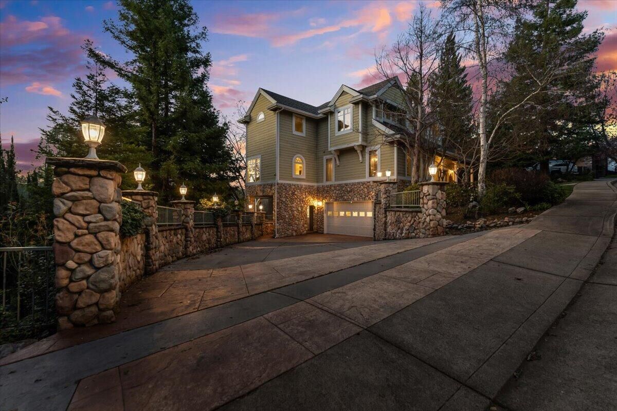 Property Photo: 310 Overhill Drive CA 96001