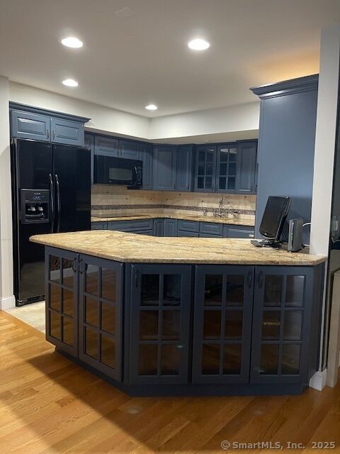 Property Photo:  69 Harbour Close 69  CT 06519 