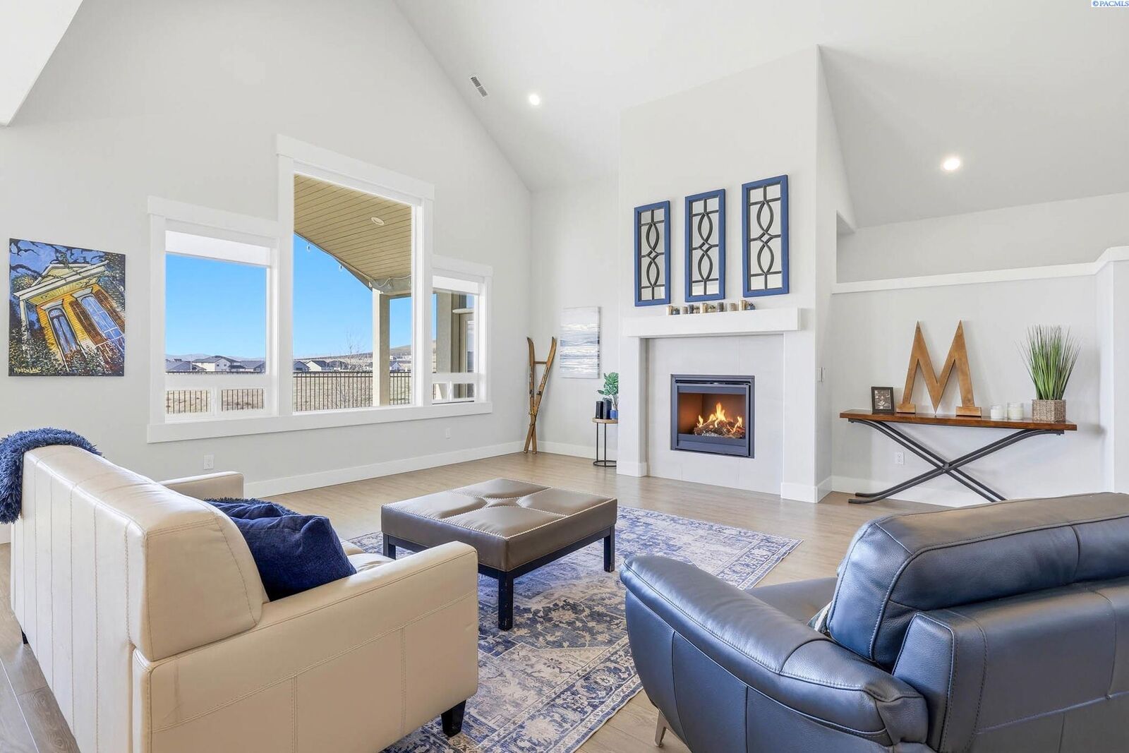 Property Photo:  2243 Legacy Lane  WA 99352 