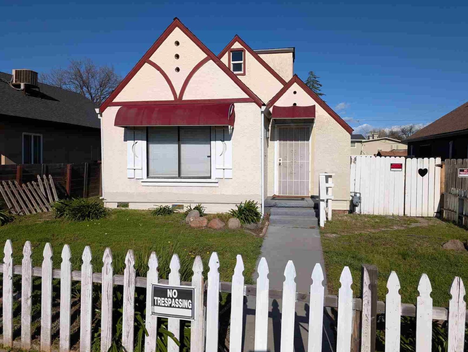 Property Photo: 1426 Lincoln Street CA 96080