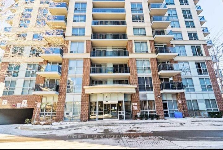 Photo de la propriété:  5 Michael Power Place 505  ON M9A 0A3 