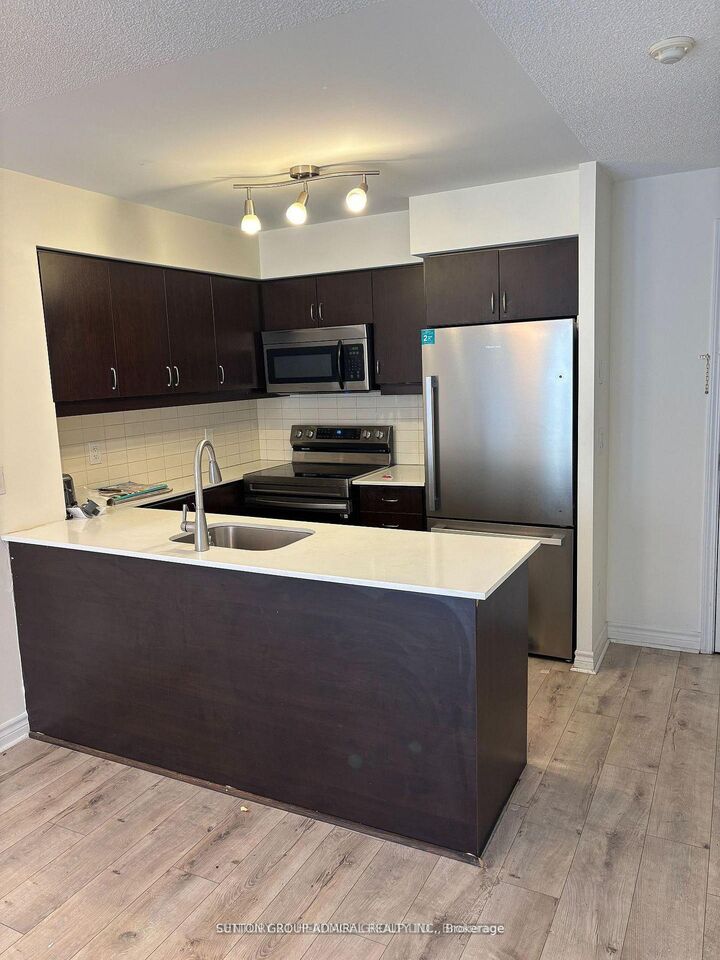 Property Photo:  27 Rean Drive S 604  ON M2K 0A6 