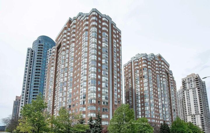 Property Photo:  335 Webb Drive 1911  ON L5B 3Z9 