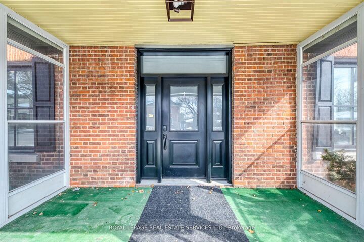 Property Photo: 317 Queen Street S ON L5M 1M3