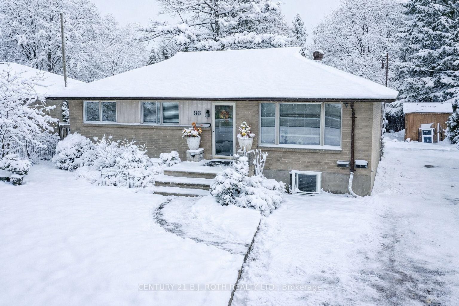 Property Photo:  63 Davidson Street  ON L4M 3S2 