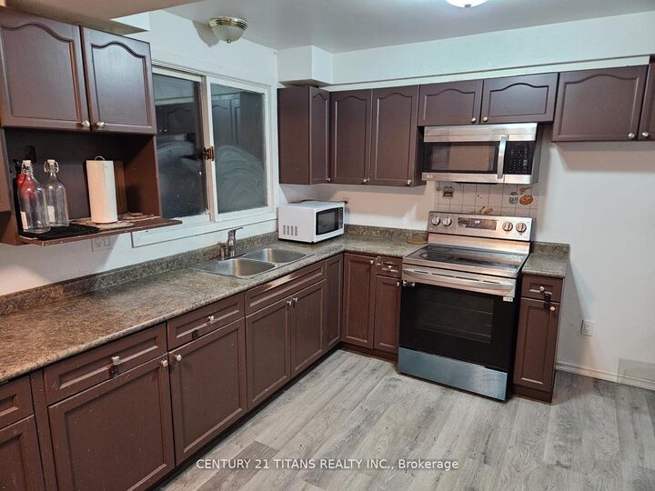 Property Photo:  499 Wilson Road N Main Floor  ON L1G 6E8 