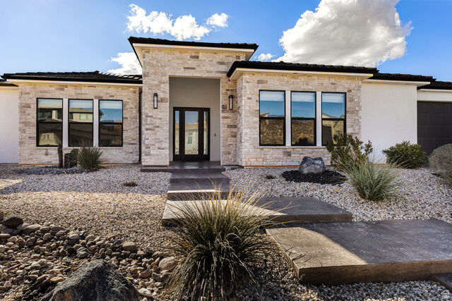 Property Photo:  2013 N Somerset Cir  UT 84780 