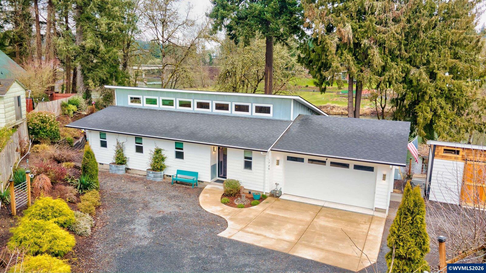 Property Photo:  1720 9th Av  OR 97386 