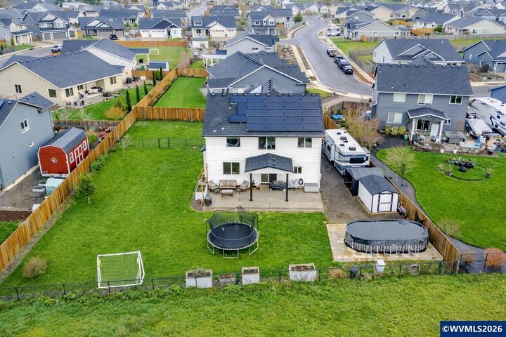 Property Photo: 2998 NE Mosey Av OR 97321