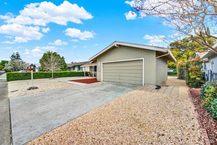 Property Photo: 129 Carlsbad Circle CA 95687