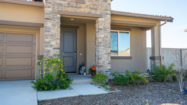 Property Photo:  450 Baler Circle  CA 95687 