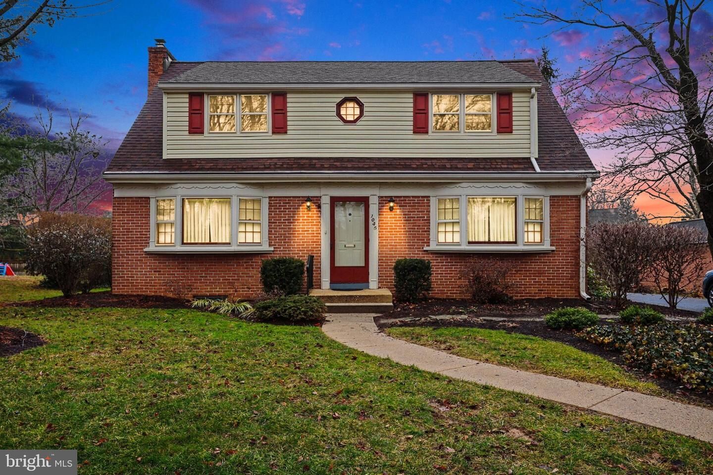 Property Photo:  1045 Grandview Boulevard  PA 17601 