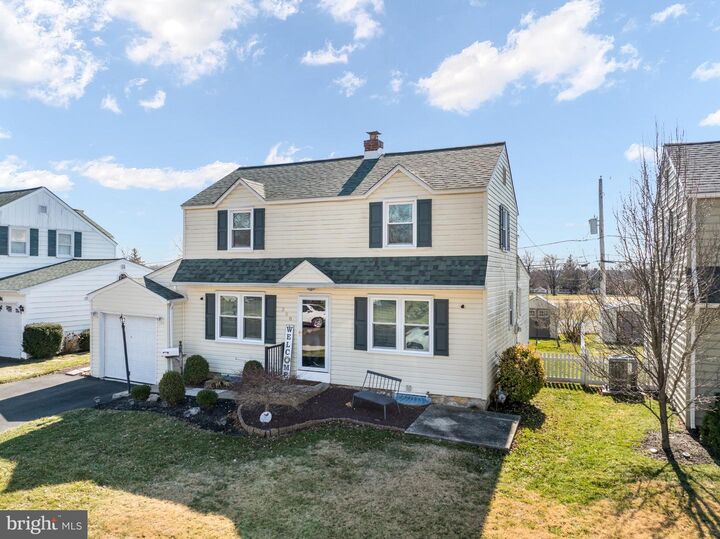 Property Photo:  308 Forest Avenue  PA 19090 