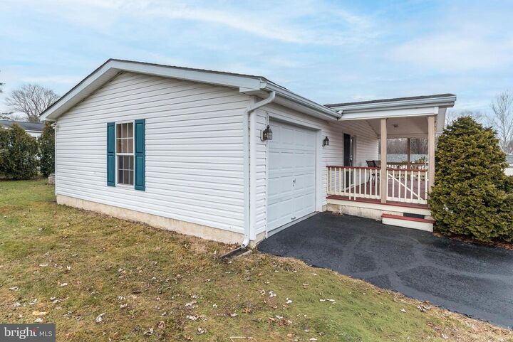 Property Photo:  96 Willow Lane  PA 18960 