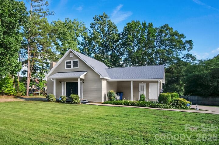 Property Photo: 122 Rockman Road NC 28073