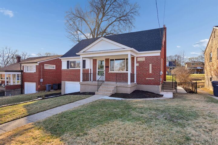 Property Photo:  3307 Glenmont Lane  OH 45248 