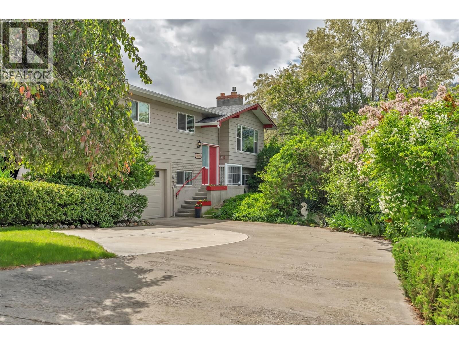 Property Photo: 3 Dogwood Place BC V0H 1V1