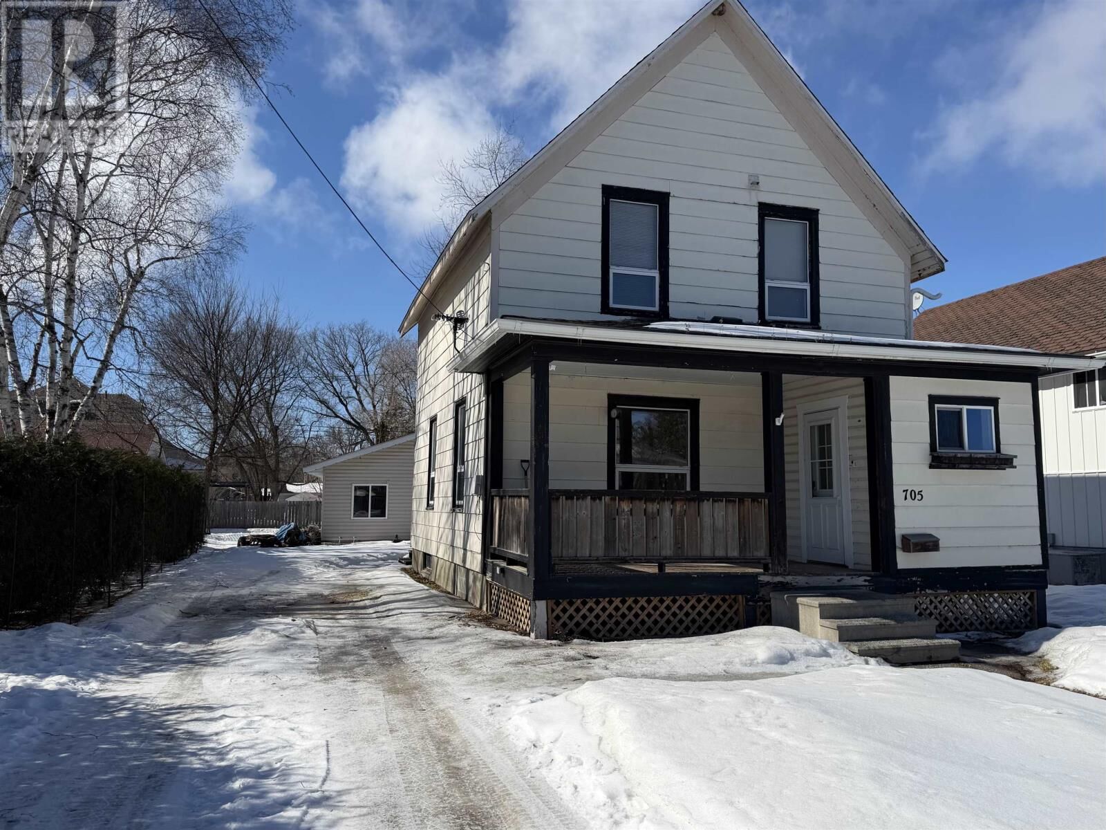 Property Photo:  705 Victoria Ave  ON P9A 2C9 