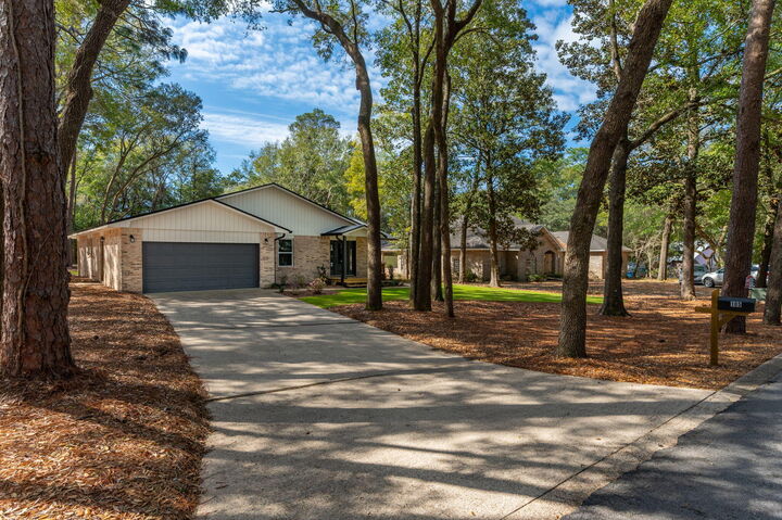 Property Photo:  105 Drew Court  FL 32578 