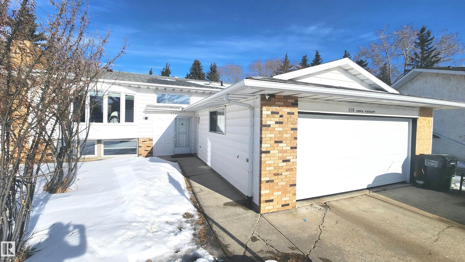 Property Photo:  115 Ekota Crescent NW  AB T6K 2J6 