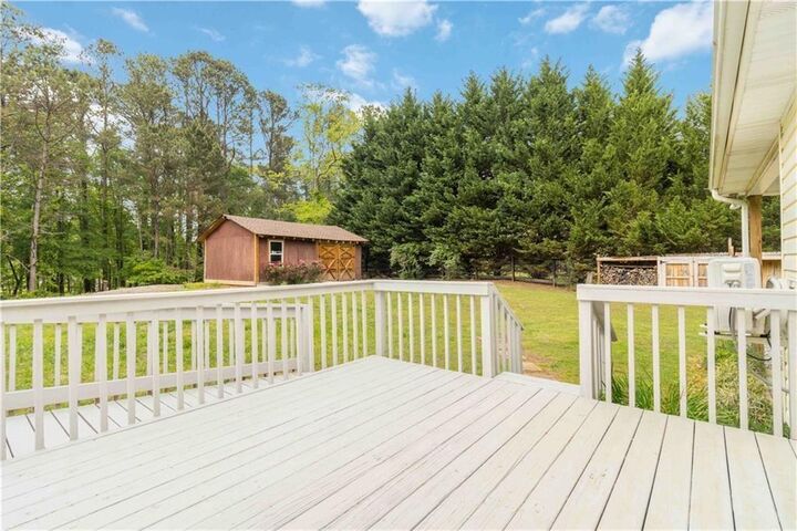Property Photo: 3040 Land Road GA 30004