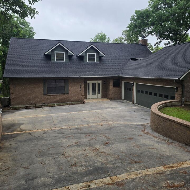 Property Photo: 560 Lake Grove Drive TX 77331