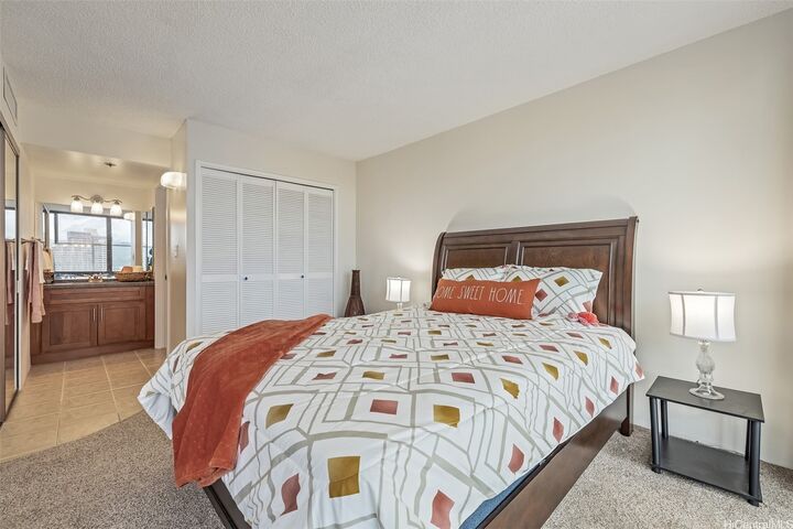 Property Photo:  990 Ala Nanala Street 17B  HI 96818 