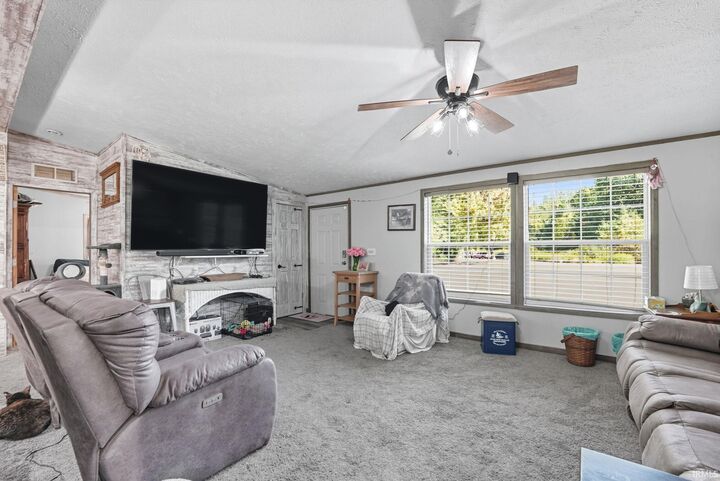 Property Photo:  995 E 625  IN 46737-8725 