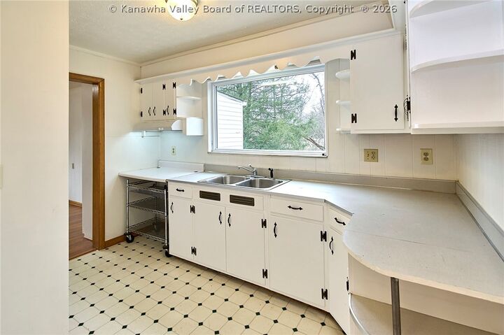 Property Photo:  5202 Teays Valley Road  WV 25560 