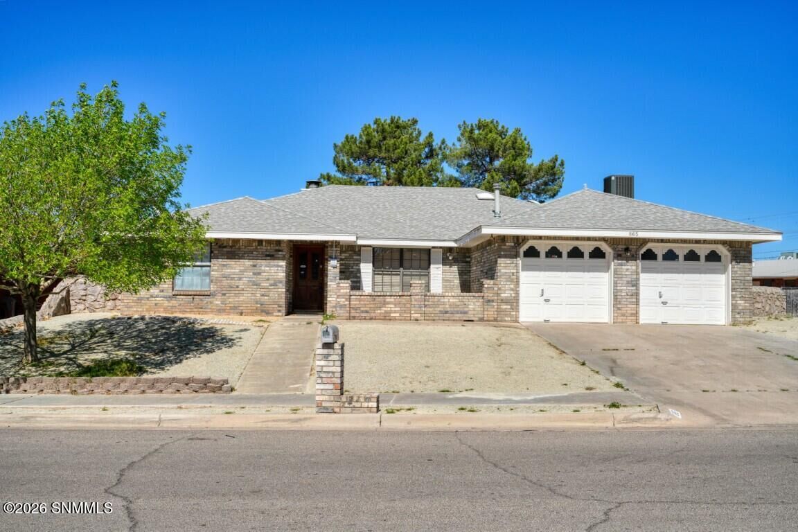 Property Photo:  865 Cedardale Drive  NM 88005 