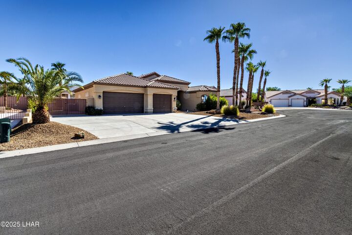 Property Photo:  3943 Surrey Hills Ln  AZ 86404 