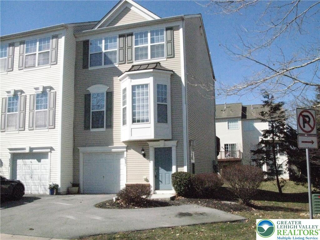 Property Photo:  8531 Putnam Court  PA 18031 