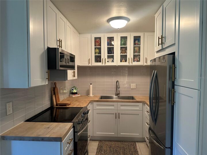 Property Photo:  3800 Saxon Drive B13  FL 32169 