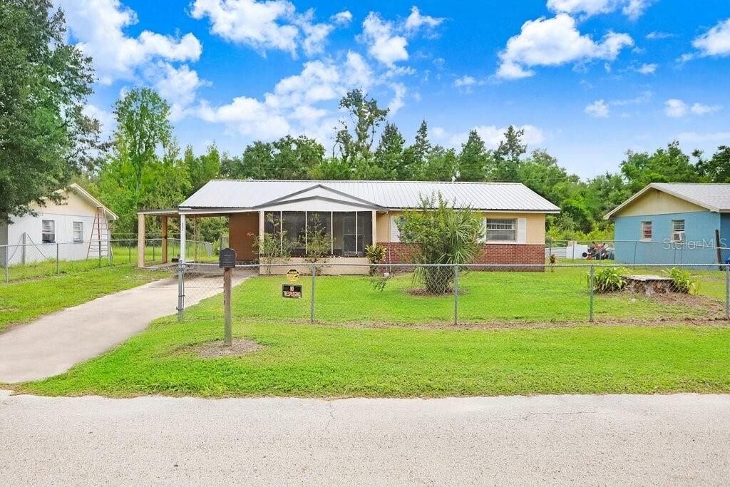 Property Photo: 825 Chamberlain Boulevard FL 33873