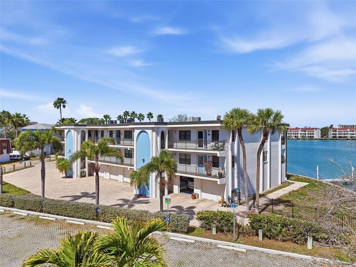 Property Photo:  11901 Lagoon Lane 303  FL 33706 