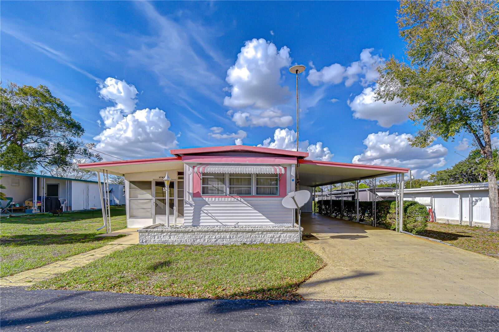 Property Photo:  37427 Hammond Drive  FL 33541 