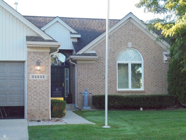 Property Photo:  34852 Quail Trail Unit 81  MI 48062-5530 