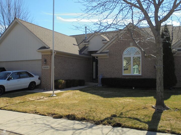 Property Photo:  34852 Quail Trail Unit 81  MI 48062-5530 