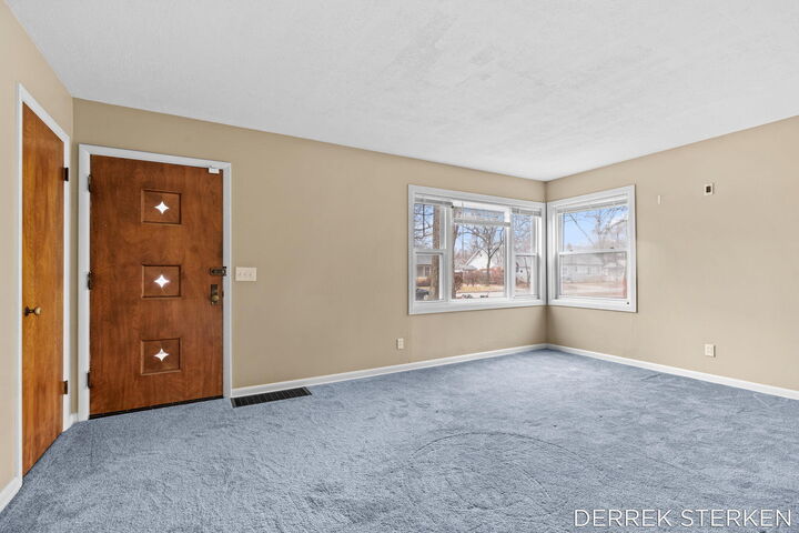 Property Photo:  2437 Philo Avenue  MI 49441 