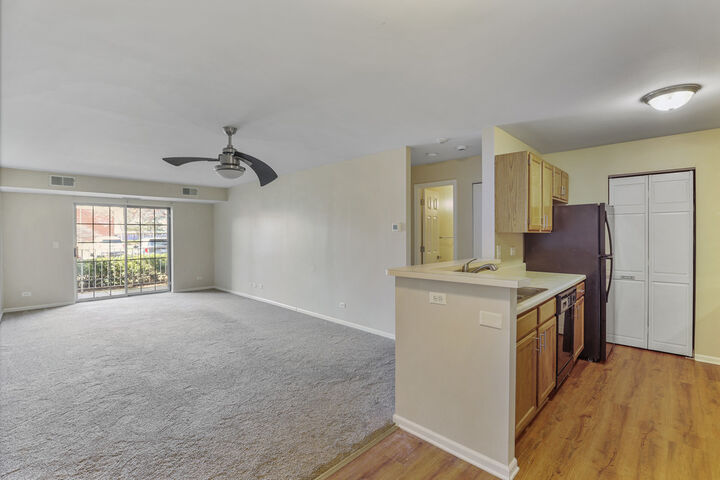 Property Photo:  764 N Gary Avenue 110  IL 60188 