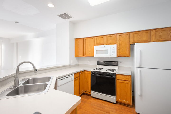 Property Photo:  2877 Stonewater Drive 2877  IL 60564 